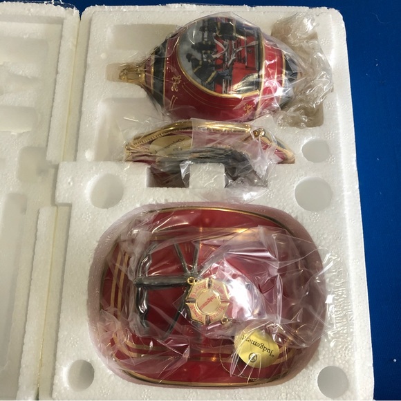 Courage Under Fire Ornaments- 9th Edition - Picture 2 of 6